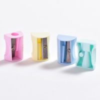 得力（deli）0531 卷筆刀可愛學生削筆器創意韓國轉筆刀趣味幾何鉛安全筆刀 散裝(顏色隨機)0531   開學